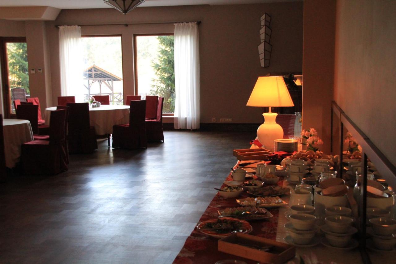 Dwor Pomorski Barwice 外观 照片